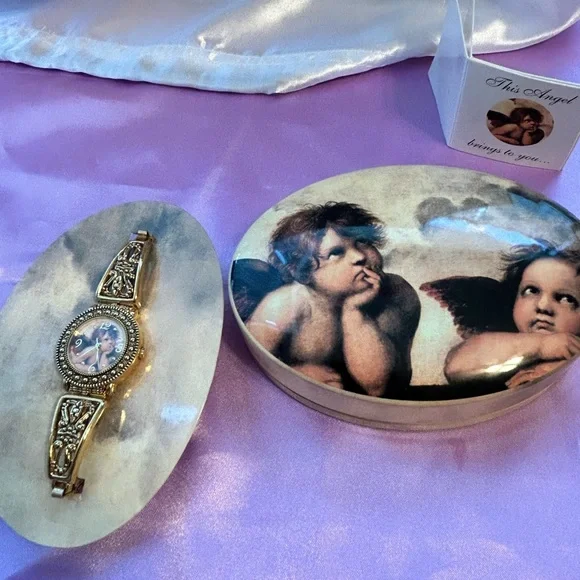 Gold Angel Motif Women's Watch - Picture 1 of 5